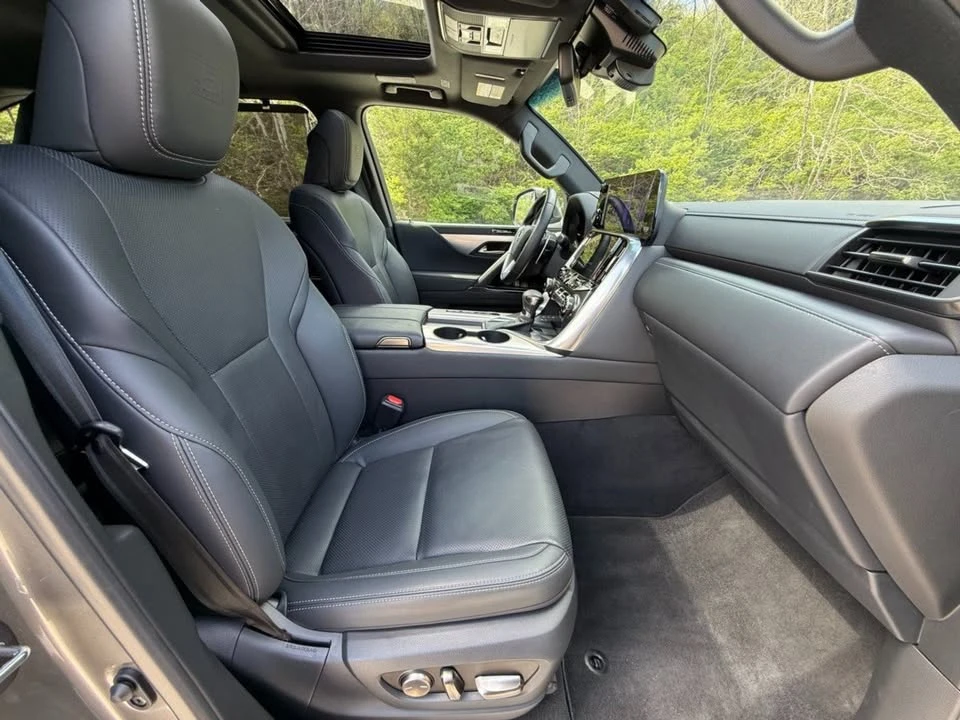 2024 Lexus LX 4th Gen - Image 18 of 20