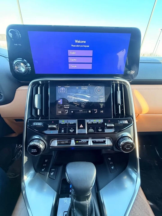 2024 Lexus LX 4th Gen - Image 10 of 12