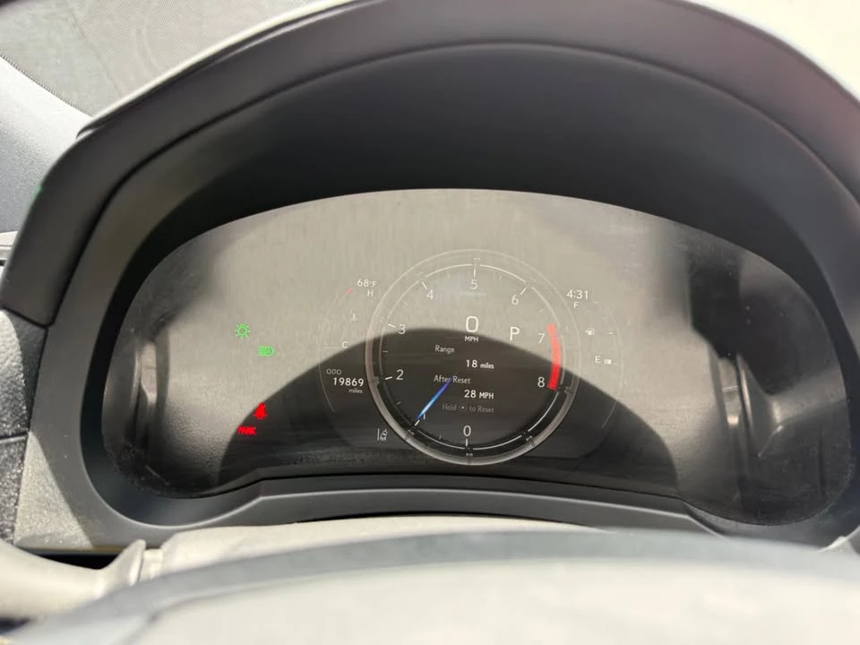 2024 Lexus RC - Image 12 of 13