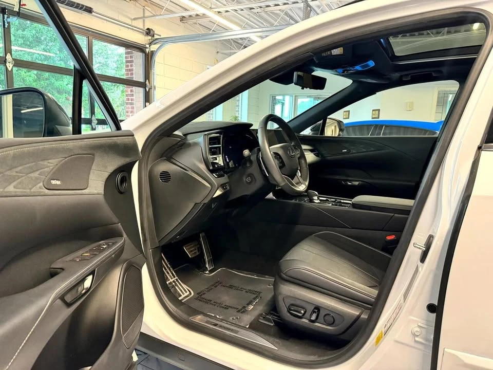 2024 Lexus RX 5th Gen - Image 9 of 20