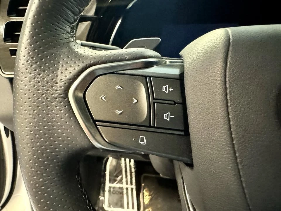 2024 Lexus RX 5th Gen - Image 14 of 20