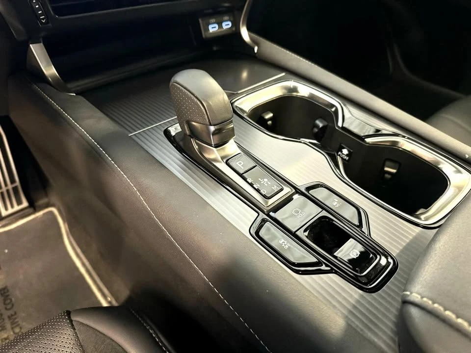 2024 Lexus RX 5th Gen - Image 19 of 20