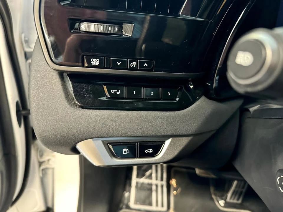 2024 Lexus RX 5th Gen - Image 13 of 20