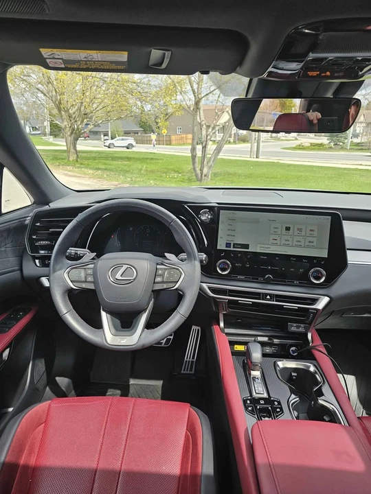 2024 Lexus RX 5th Gen - Image 15 of 19