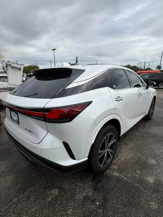 2024 Lexus RX 5th Gen - Image 4 of 7
