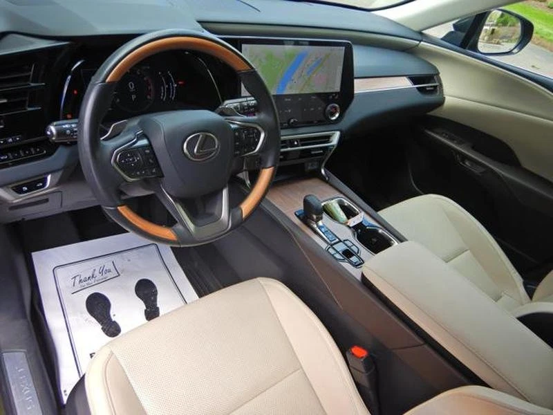2024 Lexus RX 5th Gen - Image 13 of 18