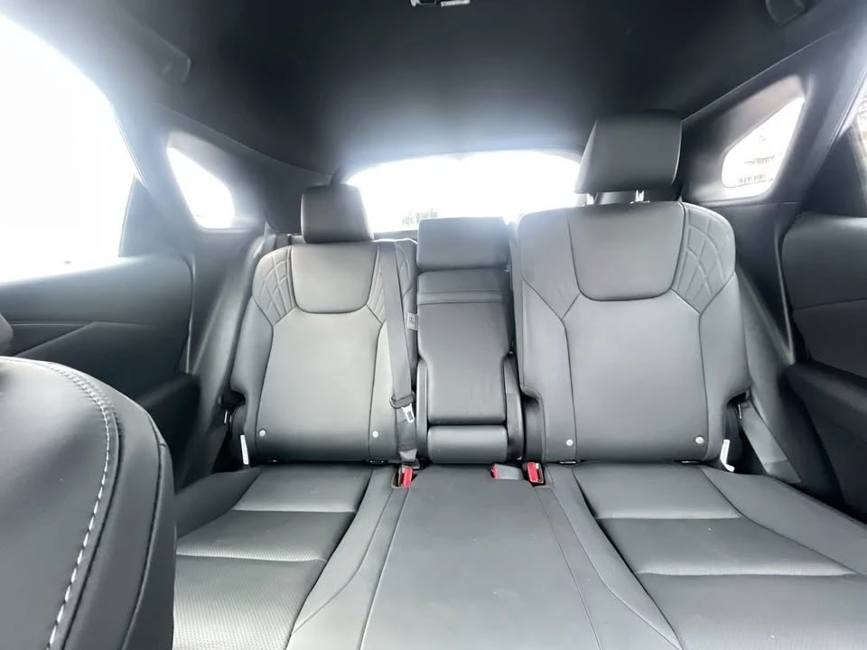2024 Lexus RX 5th Gen - Image 14 of 19