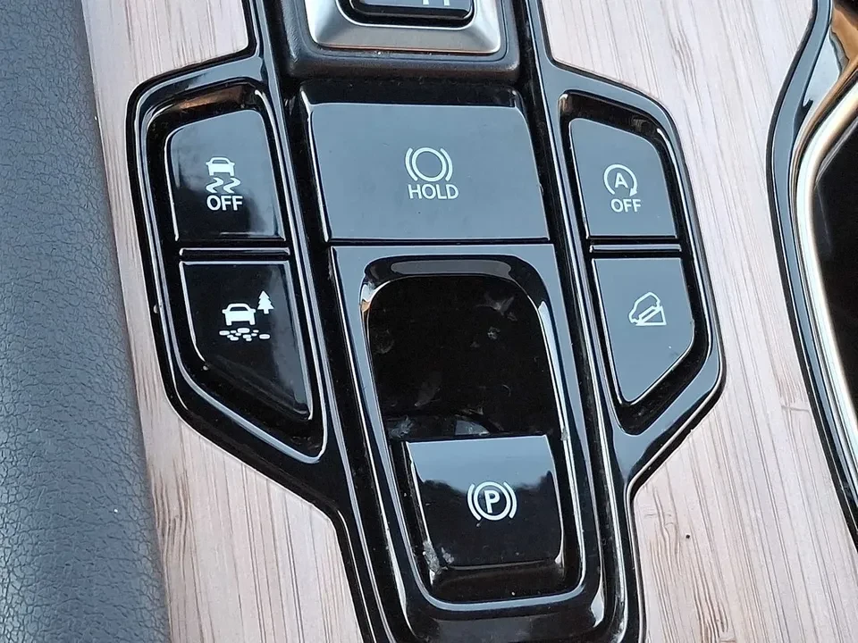 2024 Lexus RX 5th Gen - Image 13 of 15