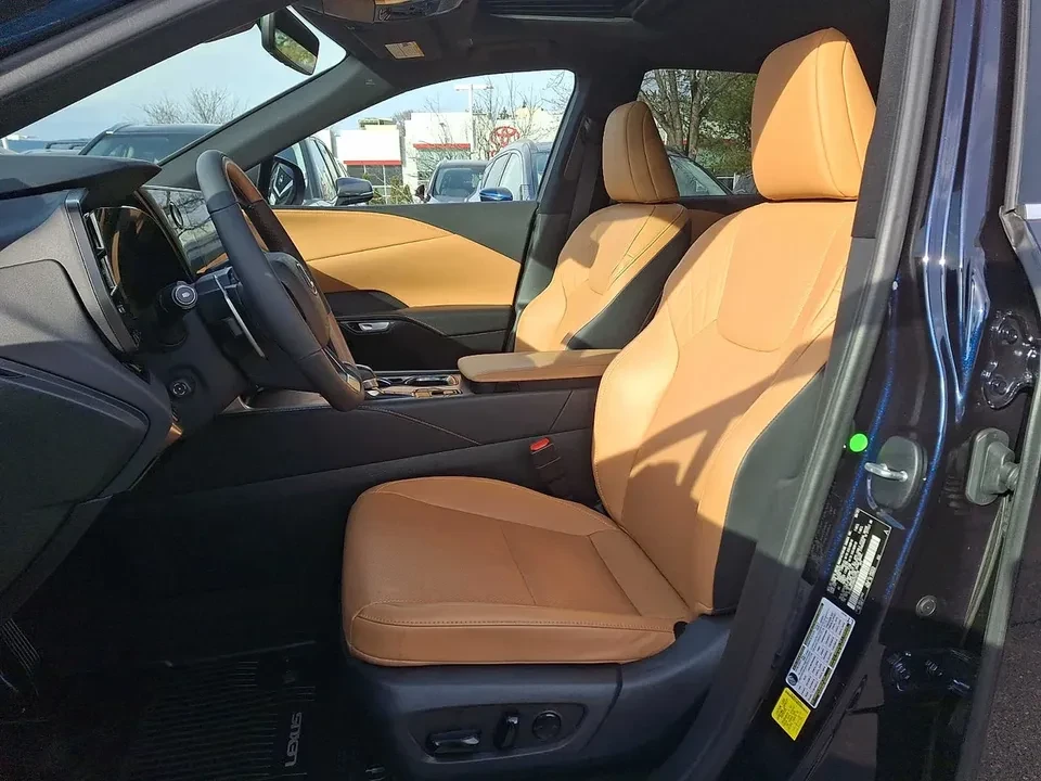 2024 Lexus RX 5th Gen - Image 8 of 15