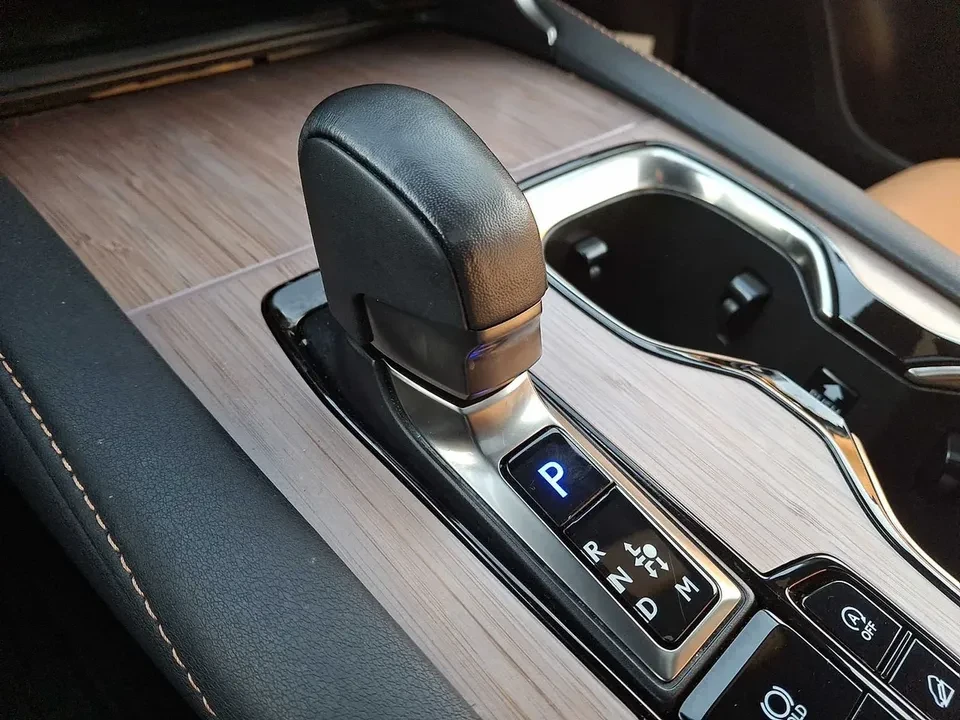 2024 Lexus RX 5th Gen - Image 10 of 15