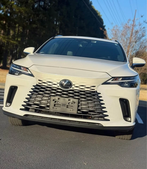 2024 Lexus RX 5th Gen - Image 9 of 11