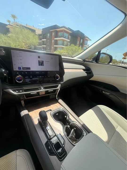2024 Lexus RX 5th Gen - Image 8 of 9
