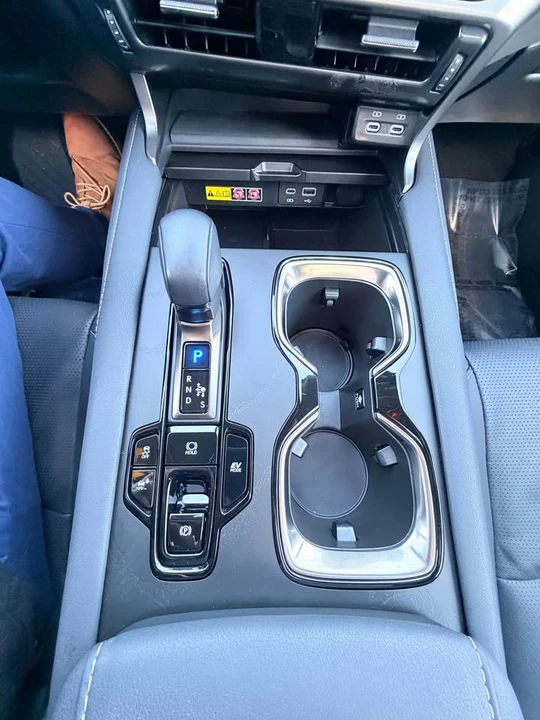 2024 Lexus RX 5th Gen - Image 9 of 12