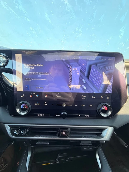 2024 Lexus RX 5th Gen - Image 10 of 12