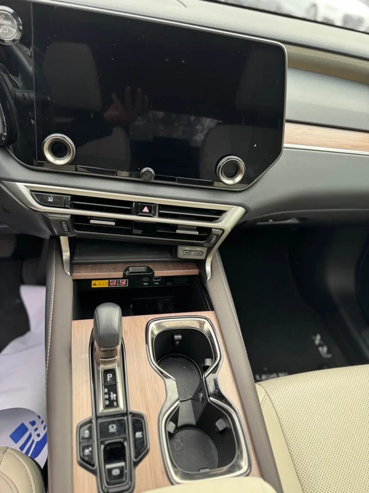 2024 Lexus RX 5th Gen - Image 6 of 13