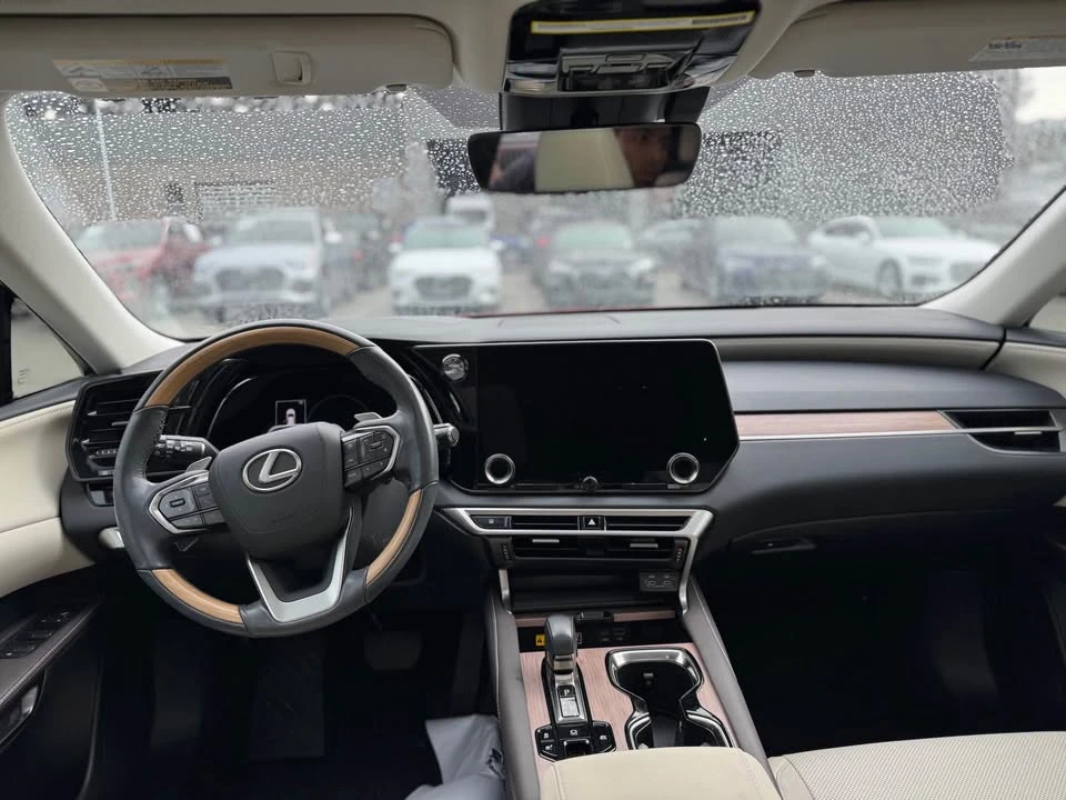 2024 Lexus RX 5th Gen - Image 11 of 13