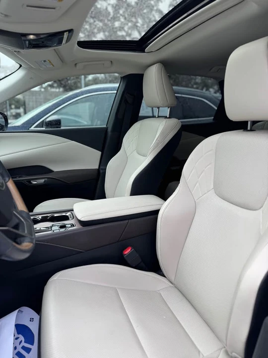 2024 Lexus RX 5th Gen - Image 9 of 13
