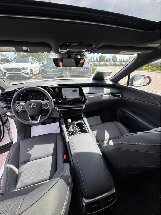 2024 Lexus RX 5th Gen - Image 12 of 15