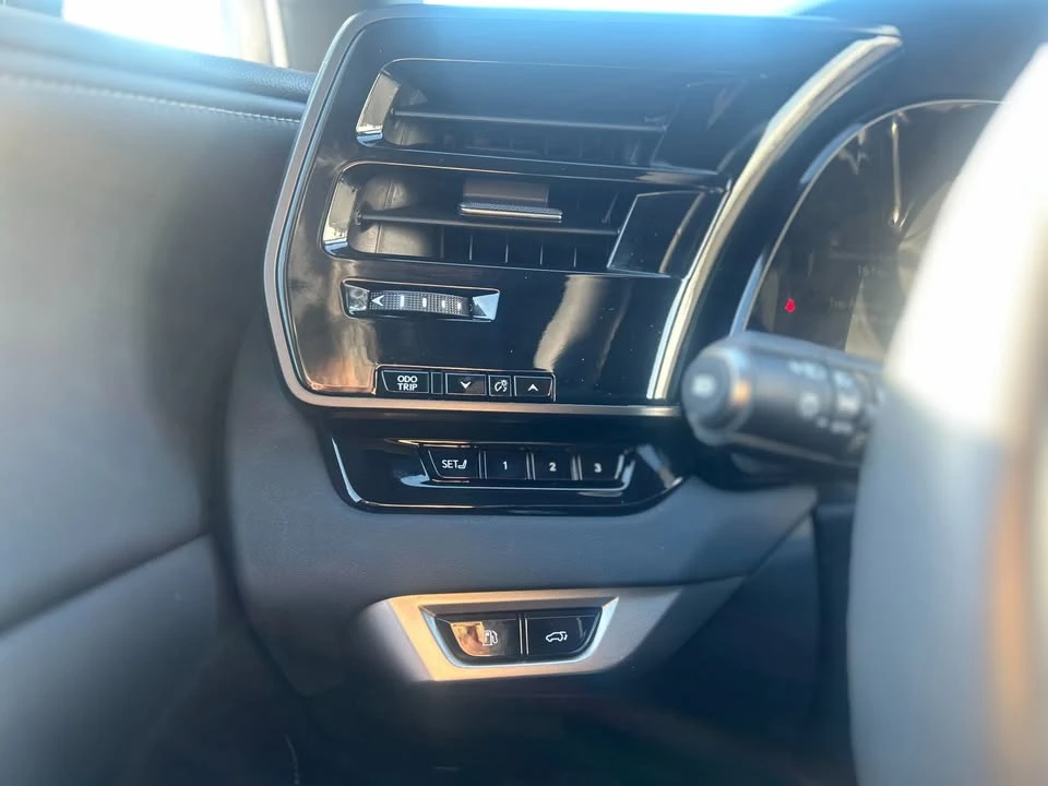 2024 Lexus RX 5th Gen - Image 8 of 14