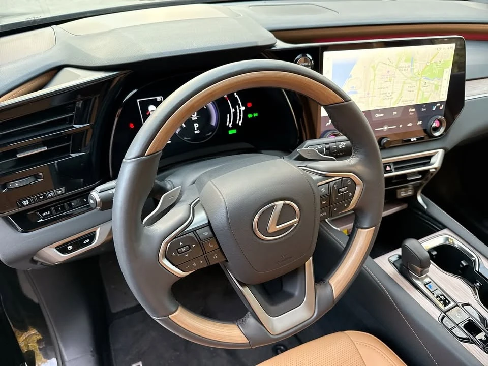 2024 Lexus RX 5th Gen - Image 9 of 18