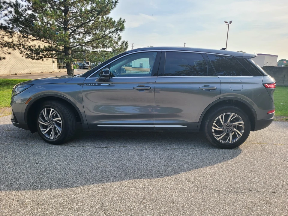 2024 Lincoln Corsair - Image 2 of 26