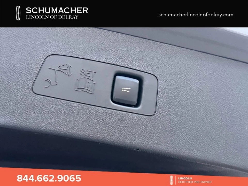 2024 Lincoln Corsair - Image 16 of 28