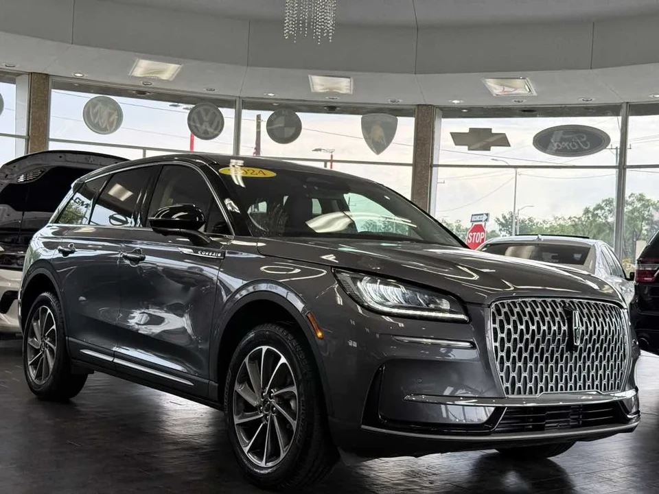 2024 Lincoln Corsair - Image 2 of 12