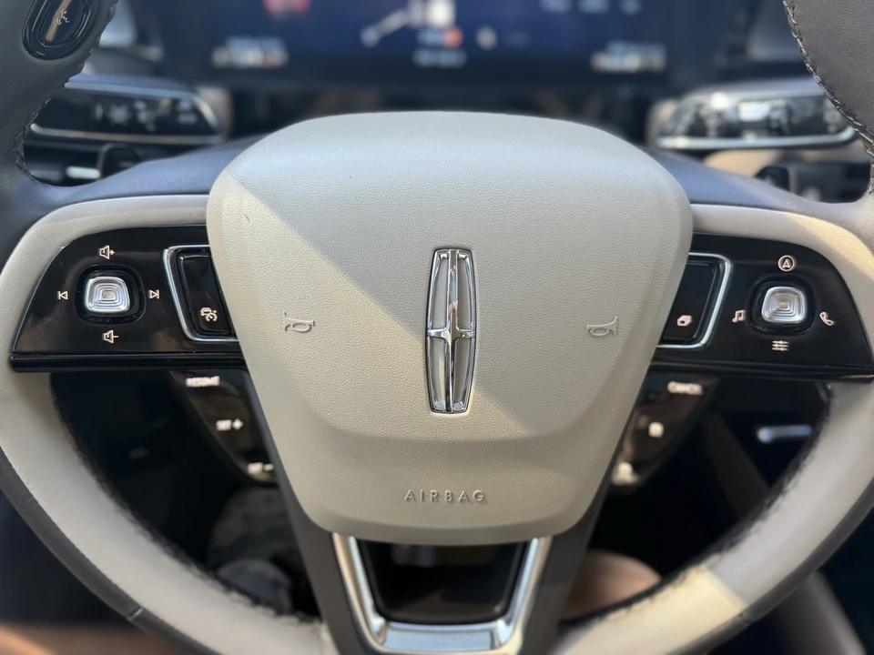2024 Lincoln Corsair - Image 15 of 20