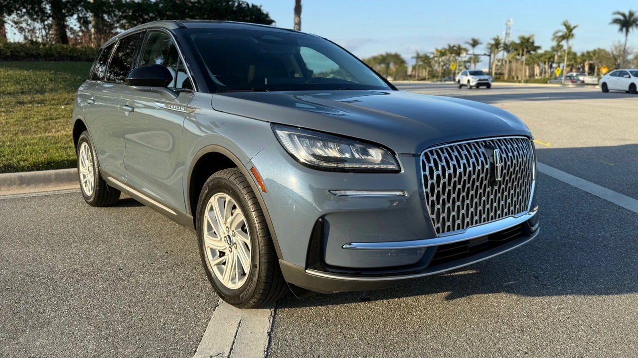 2024 Lincoln Corsair - Image 2 of 20