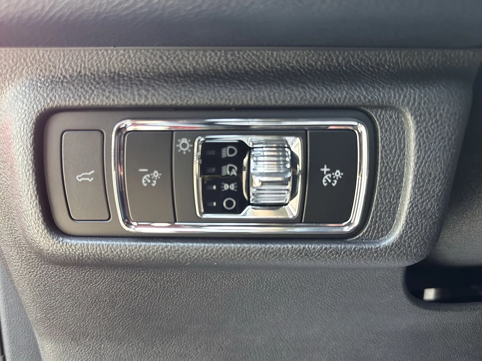 2024 Lincoln Corsair - Image 19 of 31