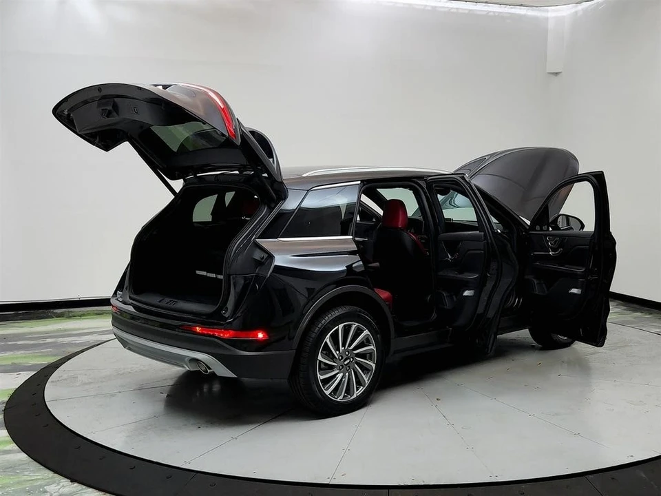 2024 Lincoln Corsair - Image 11 of 12