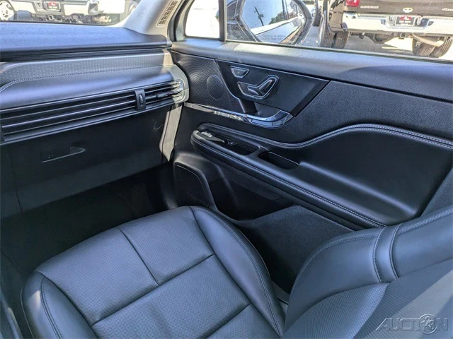 2024 Lincoln Corsair - Image 18 of 21