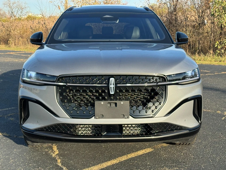 2024 Lincoln Nautilus - Image 2 of 21