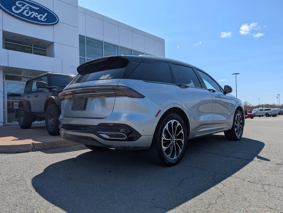 2024 Lincoln Nautilus - Image 4 of 10
