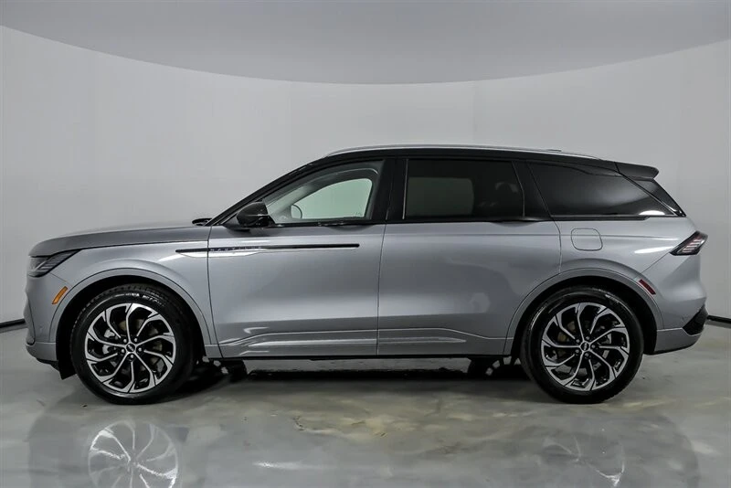 2024 Lincoln Nautilus - Image 8 of 21