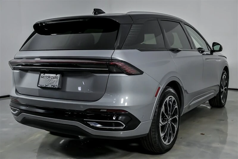 2024 Lincoln Nautilus - Image 12 of 21
