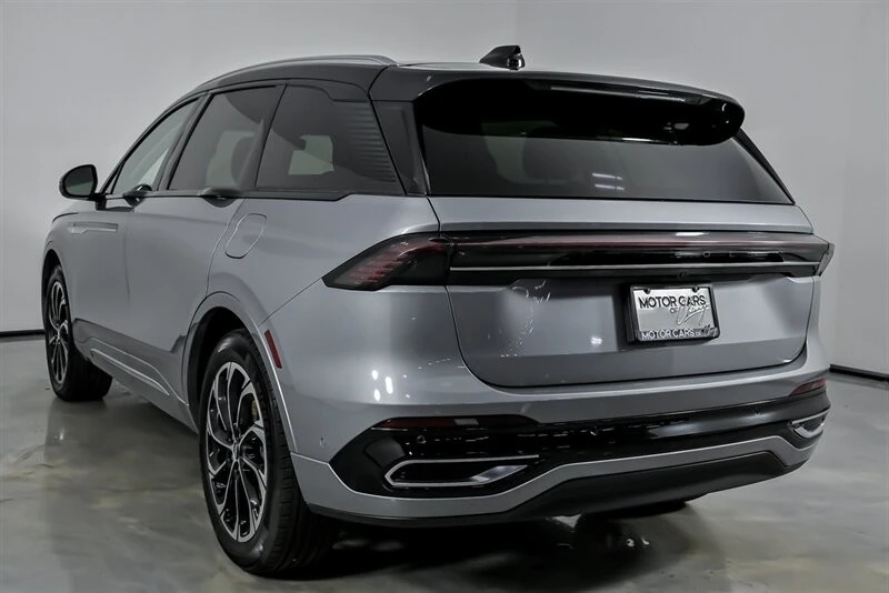 2024 Lincoln Nautilus - Image 10 of 21