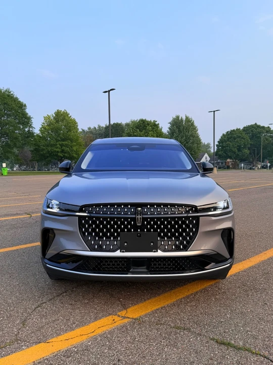 2024 Lincoln Nautilus - Image 2 of 17