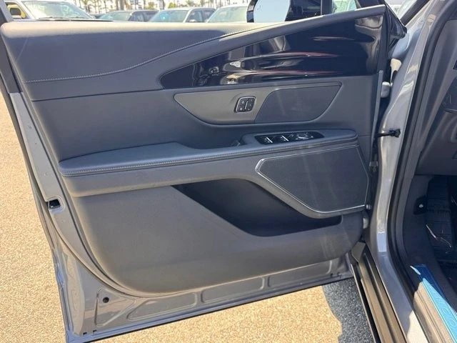 2024 Lincoln Nautilus - Image 15 of 30
