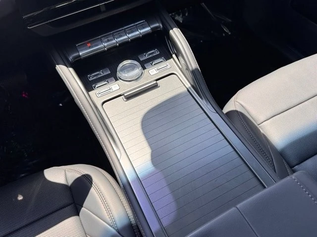 2024 Lincoln Nautilus - Image 24 of 30