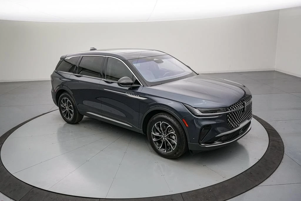2024 Lincoln Nautilus - Image 2 of 31