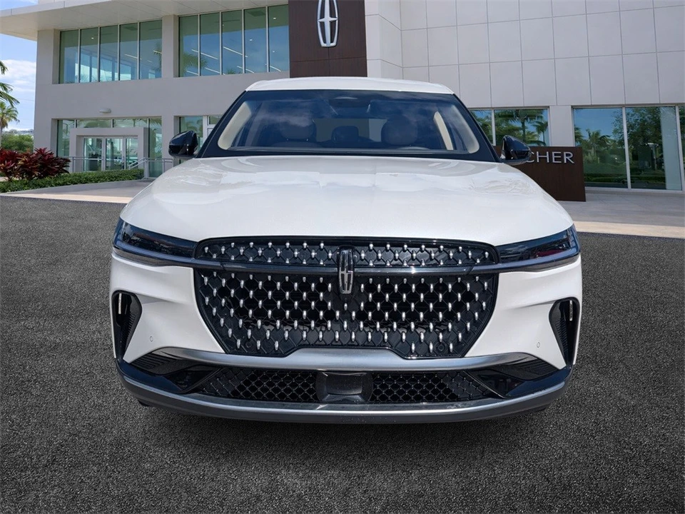 2024 Lincoln Nautilus - Image 2 of 12