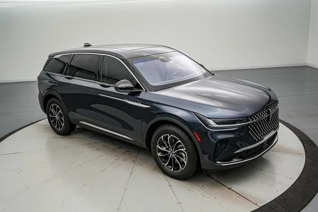 2024 Lincoln Nautilus - Image 2 of 21