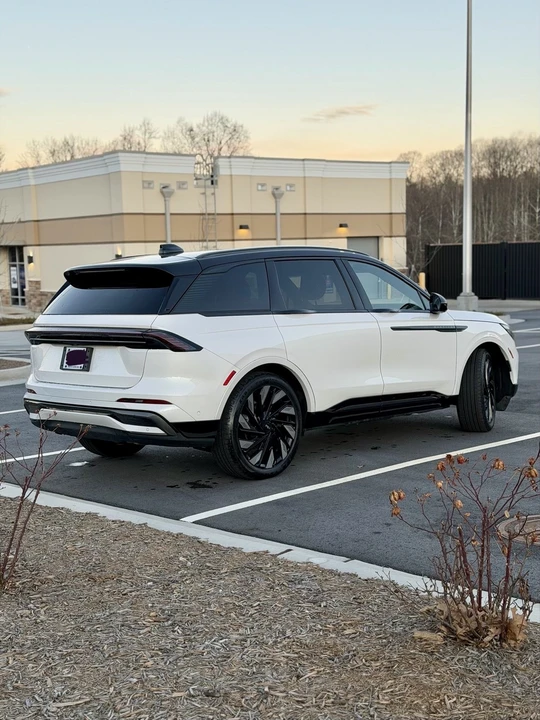2024 Lincoln Nautilus - Image 4 of 17