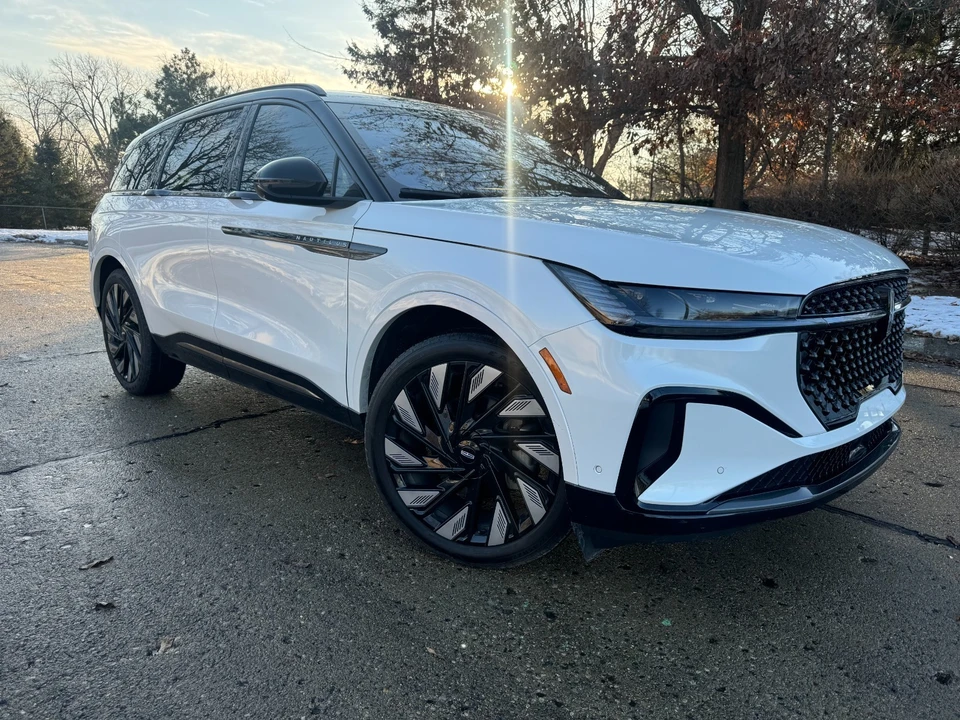 2024 Lincoln Nautilus - Image 2 of 21