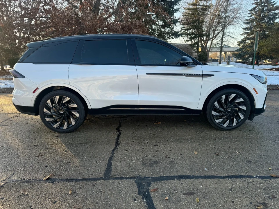 2024 Lincoln Nautilus - Image 3 of 21