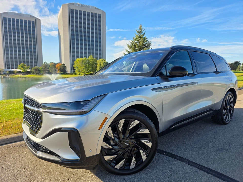 2024 Lincoln Nautilus - Image 3 of 21