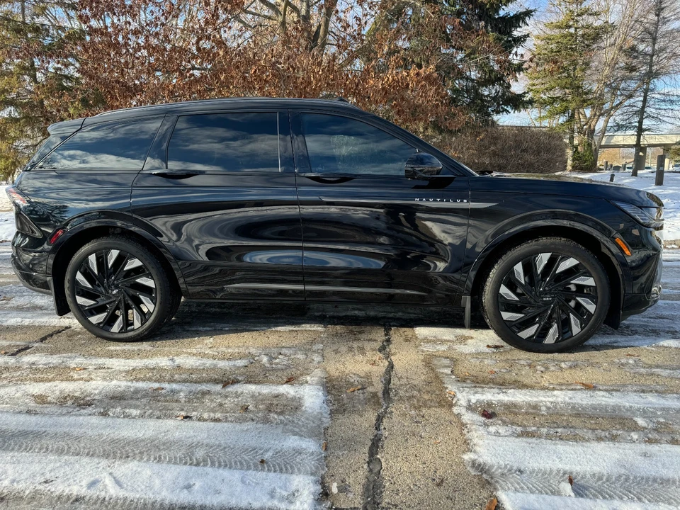 2024 Lincoln Nautilus - Image 3 of 21