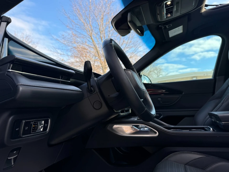 2024 Lincoln Nautilus - Image 20 of 21