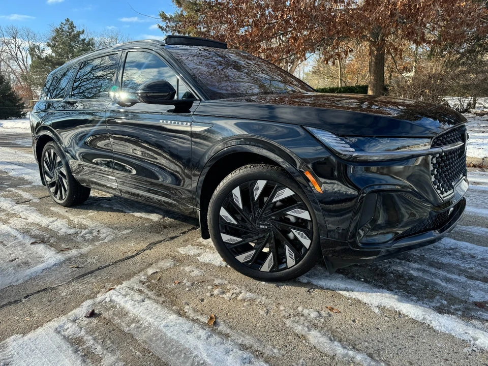 2024 Lincoln Nautilus - Image 2 of 21